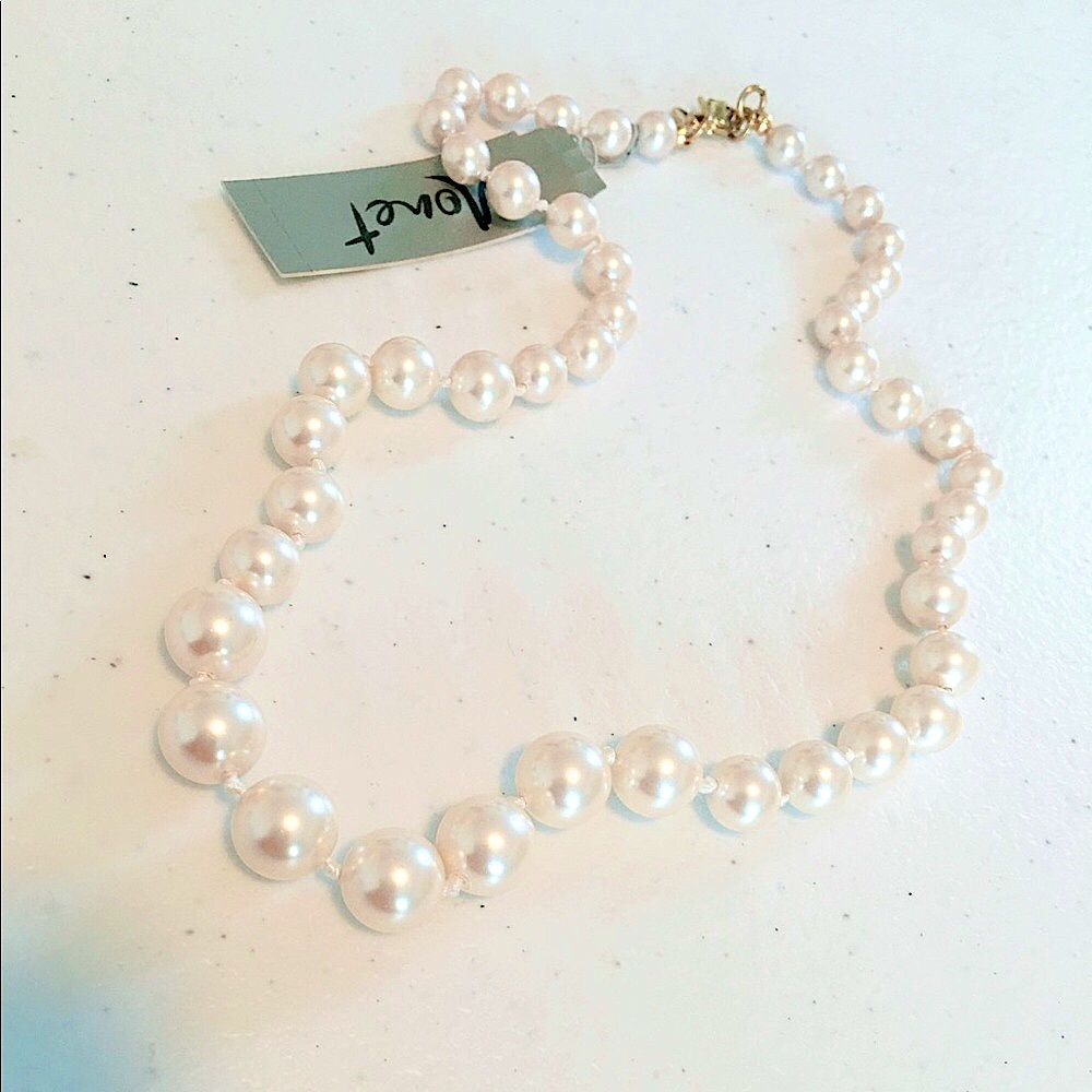 Monet NWT 16" Beautiful Pearls Gold Clasp